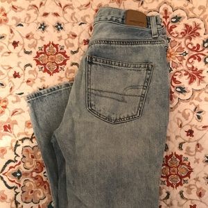 Light wash mom jeans